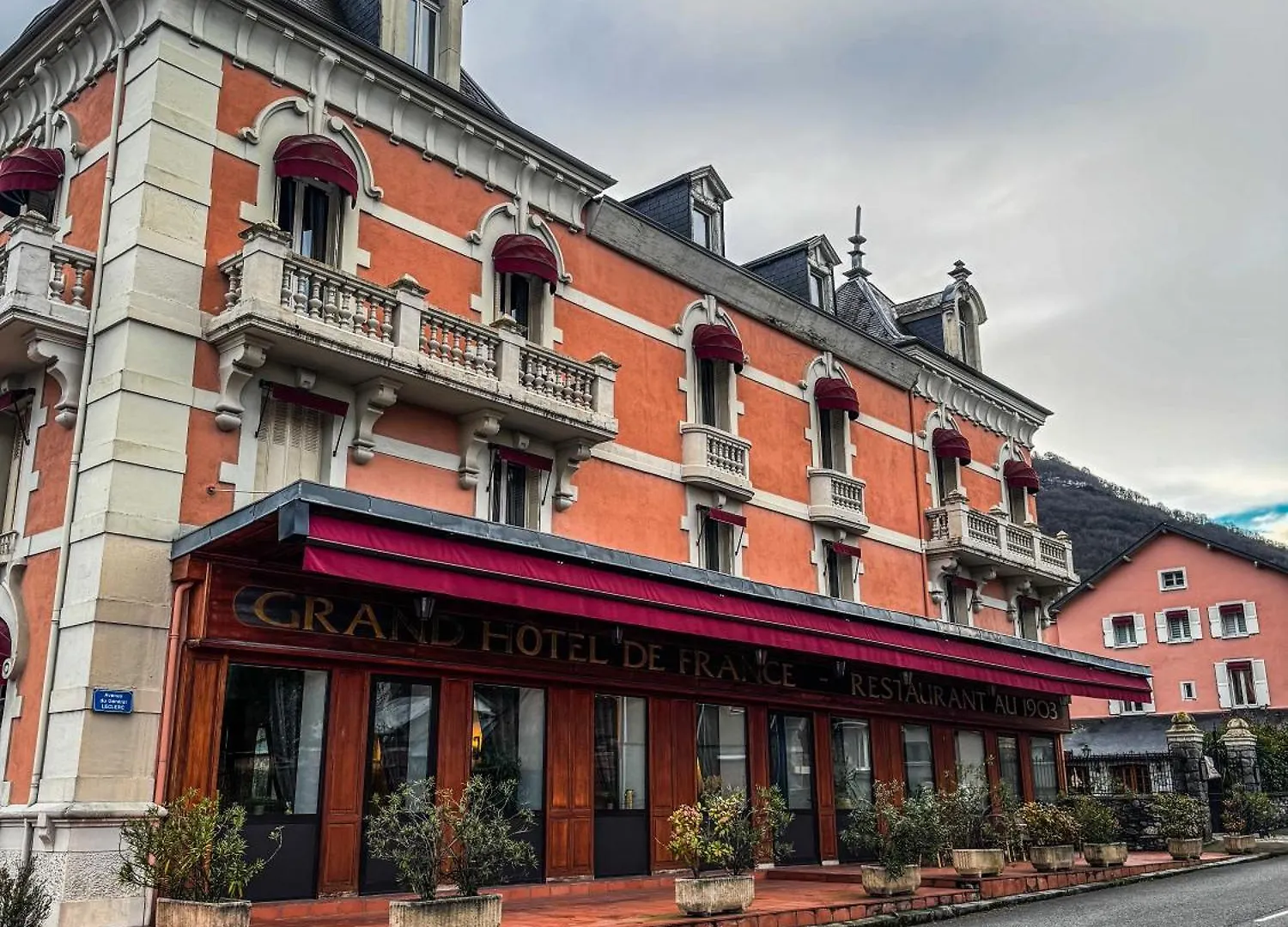 *** Hotel Grand Hôtel de France Pierrefitte-Nestalas France